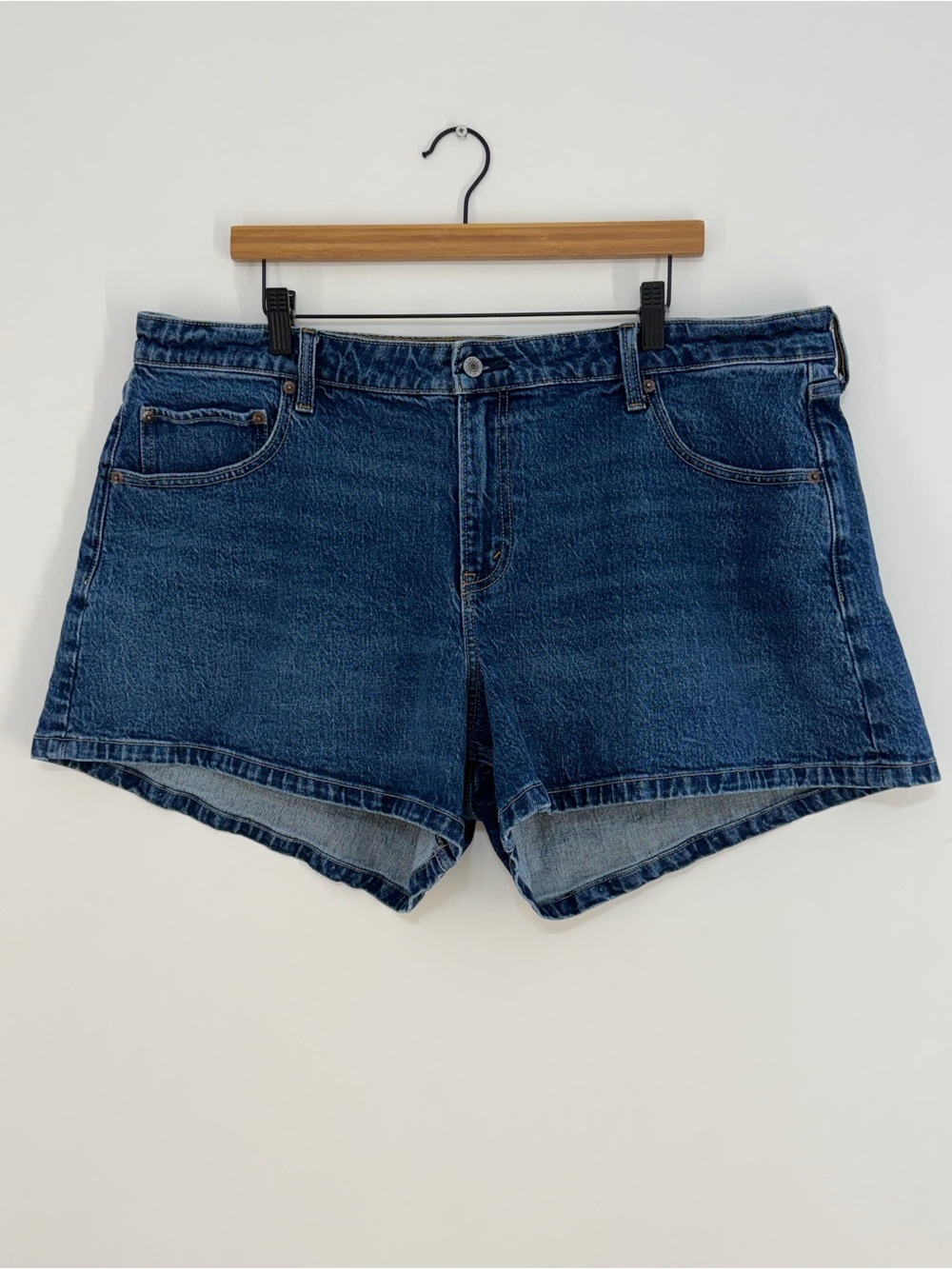 Abercrombie & Fitch Women’s Curve Love The A-Line Short Mid Rise Size 34